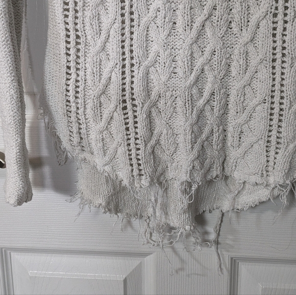 Anthropologie Ruby Moon Frayed Hem Distressed White Cable Knit Sweater Size S - Picture 4 of 7